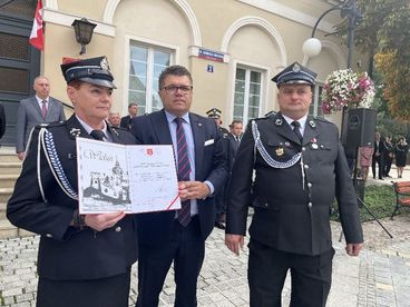 Wóz OSP Wieluń już oficjalnie nosi imię Mietek, został poświęcony i przekazany jednostce